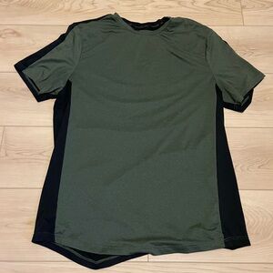 Grand AC large workout/stretch shirt with spandex green/black two-tone